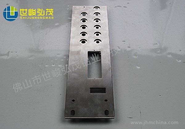 汽車(chē)功放面板深加工鋁型材
